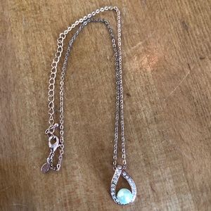 Rose gold pearl necklace